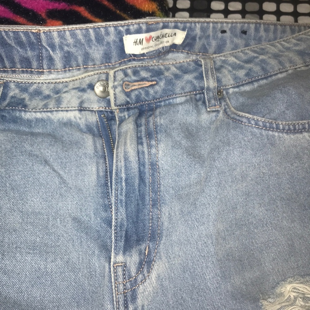 H&M Coachella Collection Ripped Jeans - Picture 2 of 5